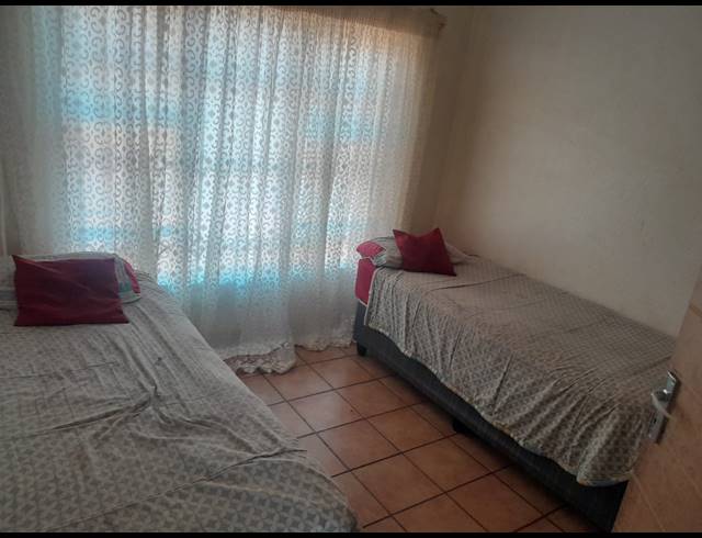 3 BEDROOM HOUSE FOR SALE IN GEELHOUTPARK